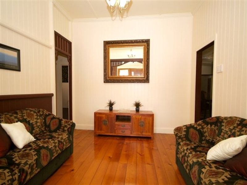 59 Mary Street, Mount Lofty QLD 4350