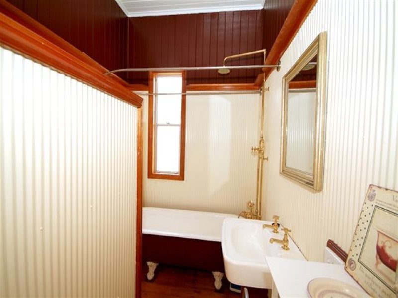 59 Mary Street, Mount Lofty QLD 4350