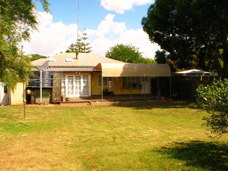 2 Godfrey Street, East Toowoomba QLD 4350