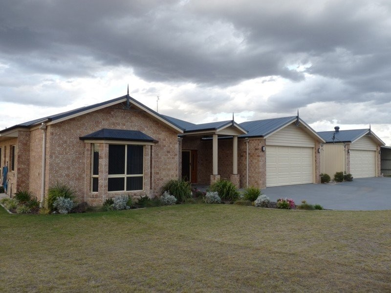 11 Condavale Drive, Warwick QLD 4370