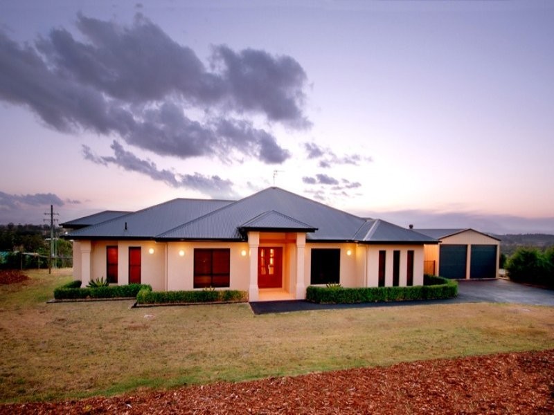 1 Stella Road, Highfields QLD 4352