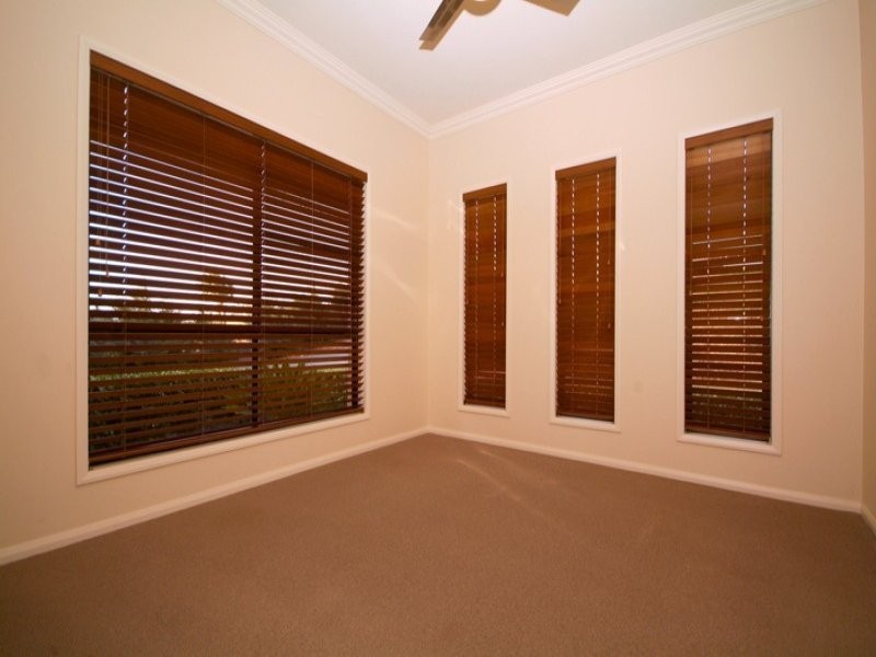 1 Stella Road, Highfields QLD 4352