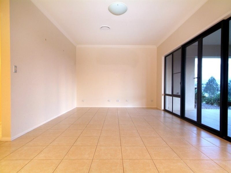 1 Stella Road, Highfields QLD 4352