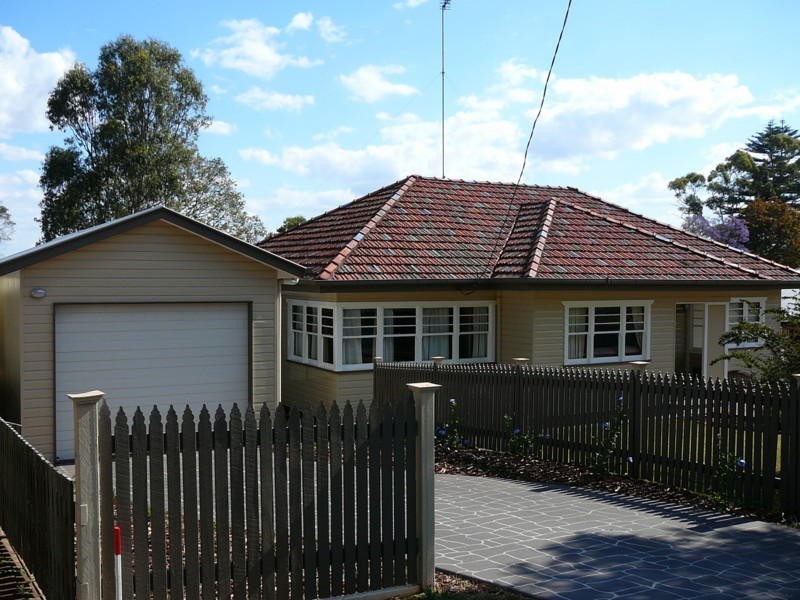 24 Collins Street, Mount Lofty QLD 4350