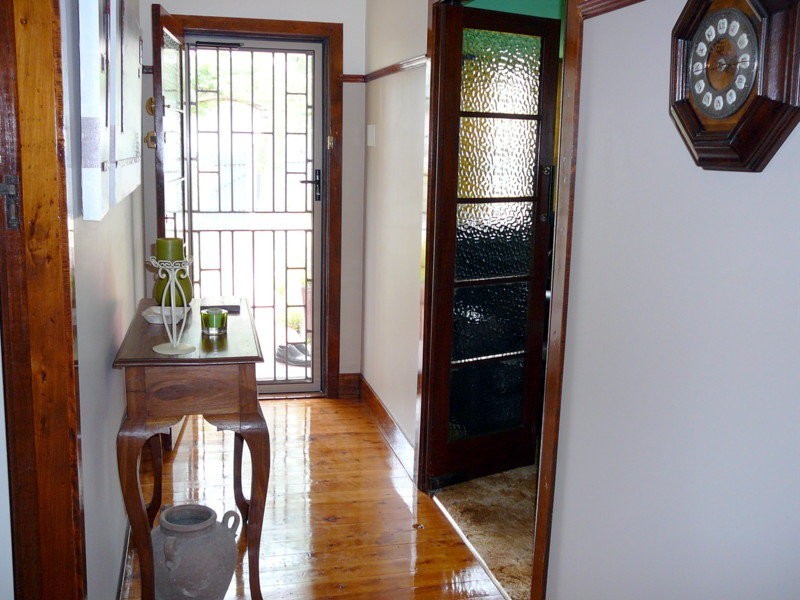 24 Collins Street, Mount Lofty QLD 4350