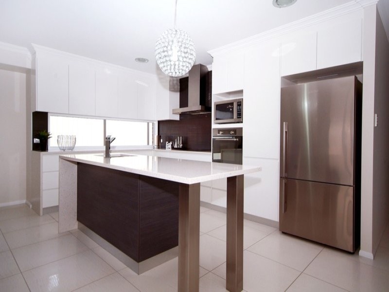 6 Kingfisher Drive, Highfields QLD 4352