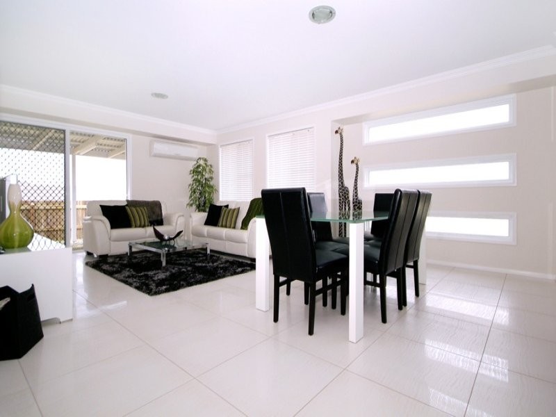 6 Kingfisher Drive, Highfields QLD 4352