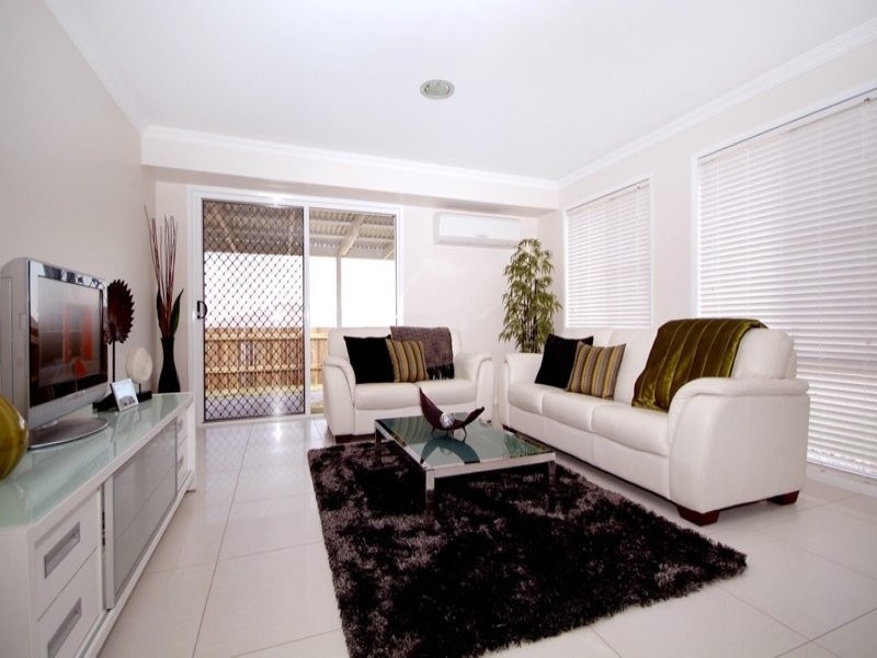 6 Kingfisher Drive, Highfields QLD 4352