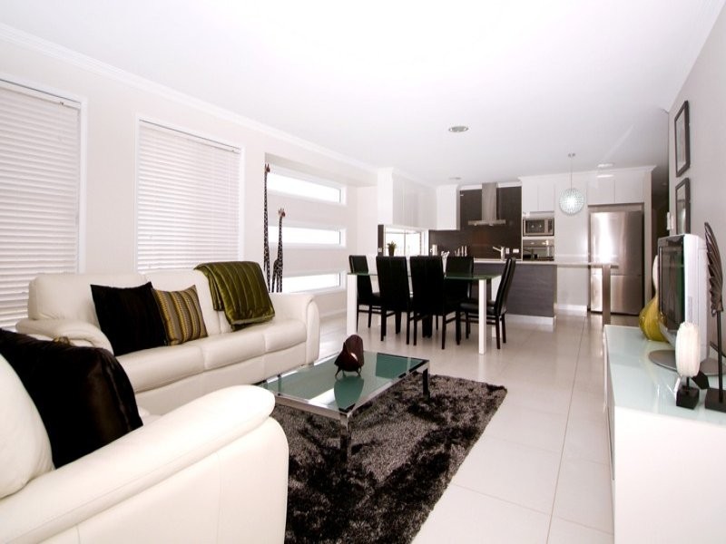 6 Kingfisher Drive, Highfields QLD 4352