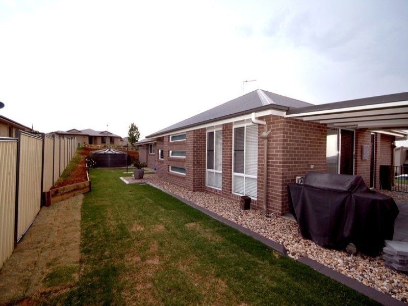 6 Kingfisher Drive, Highfields QLD 4352