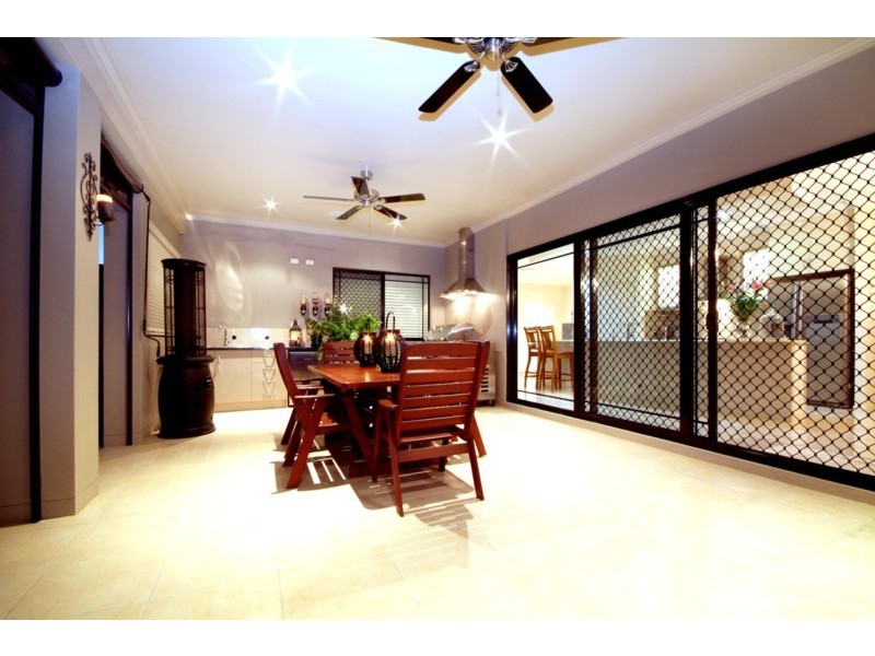 2 Cockatoo Court, Highfields QLD 4352