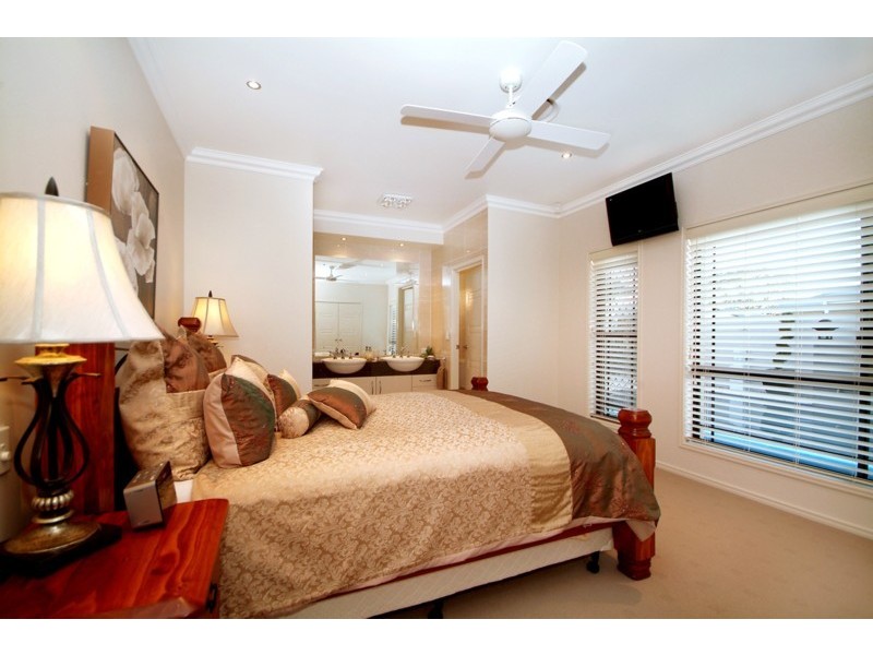 2 Cockatoo Court, Highfields QLD 4352