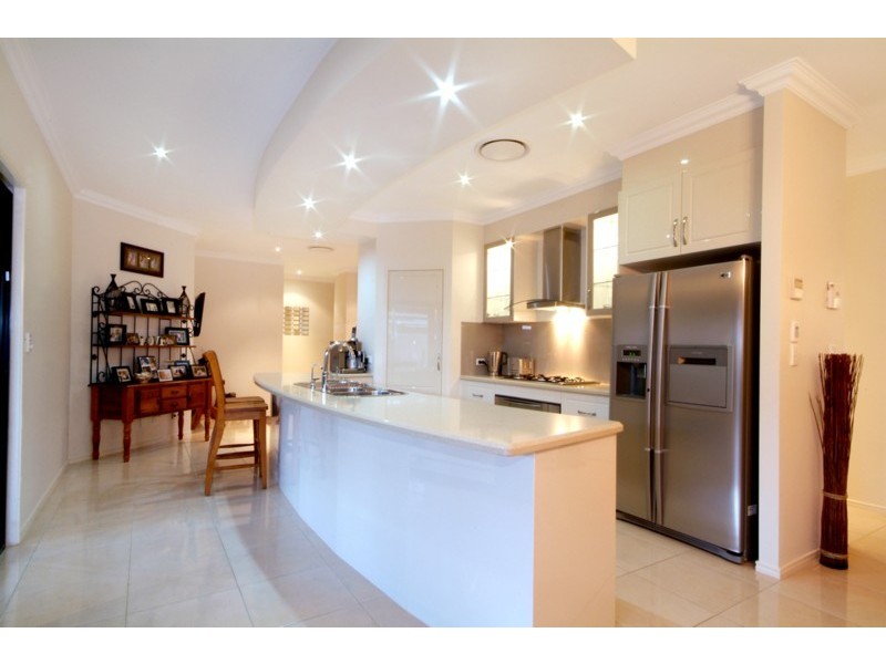 2 Cockatoo Court, Highfields QLD 4352