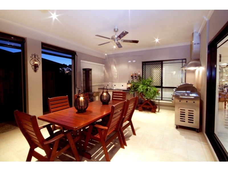 2 Cockatoo Court, Highfields QLD 4352