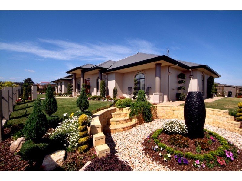 2 Cockatoo Court, Highfields QLD 4352