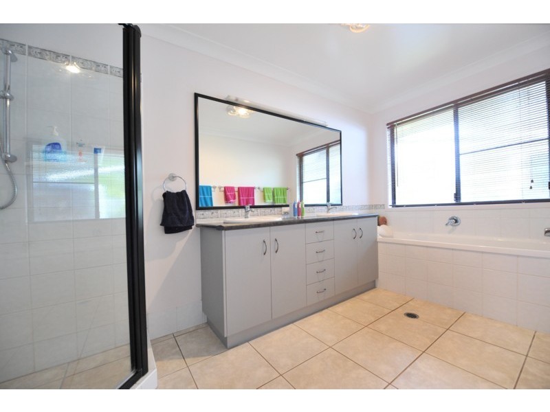 16 Pearl Court, Rangeville QLD 4350