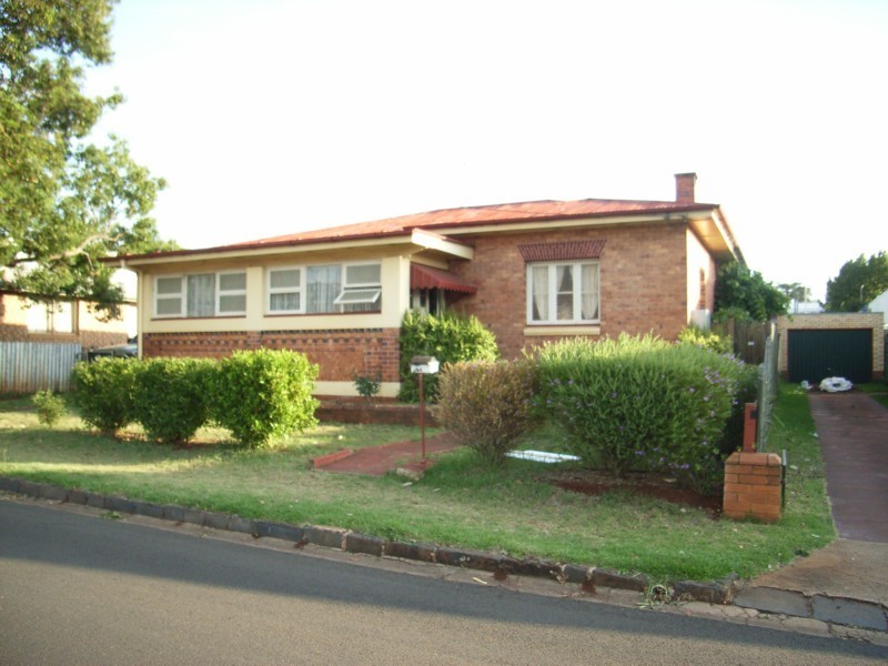 4 Kirk Street, Toowoomba City QLD 4350