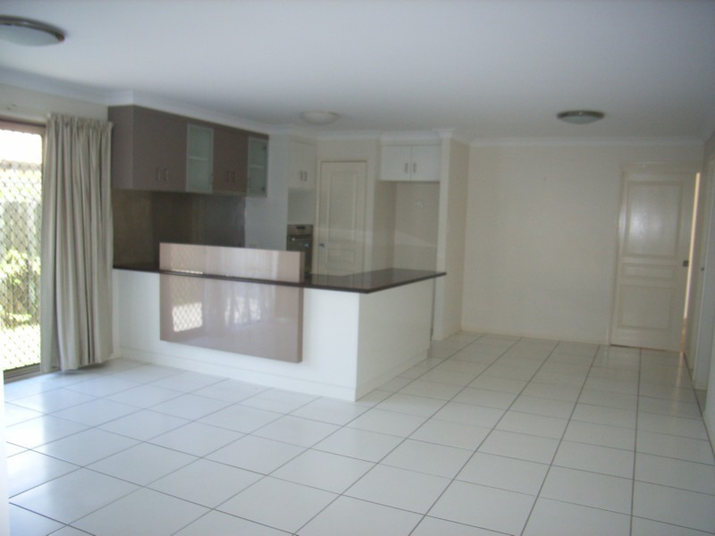 2/244 Mackenzie Street, Rangeville QLD 4350