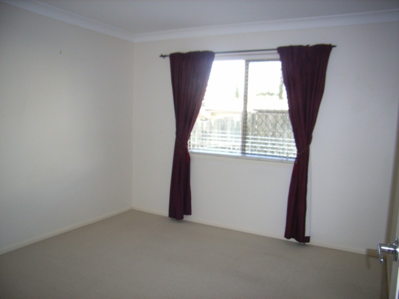 2/244 Mackenzie Street, Rangeville QLD 4350