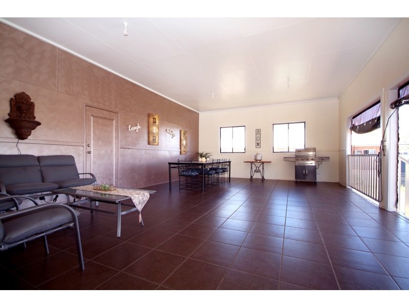 18 Carys Road, Glenvale QLD 4350