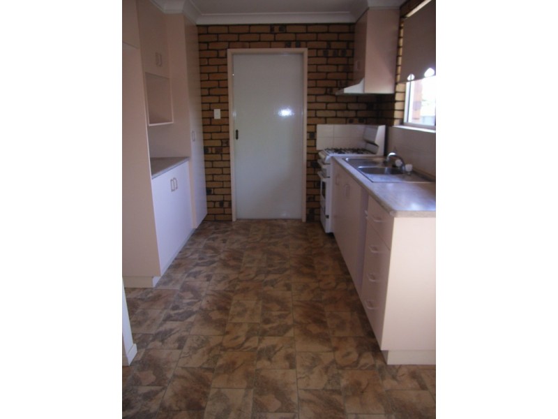 1/11 Beer Court, Kearneys Spring QLD 4350