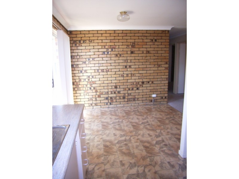 1/11 Beer Court, Kearneys Spring QLD 4350