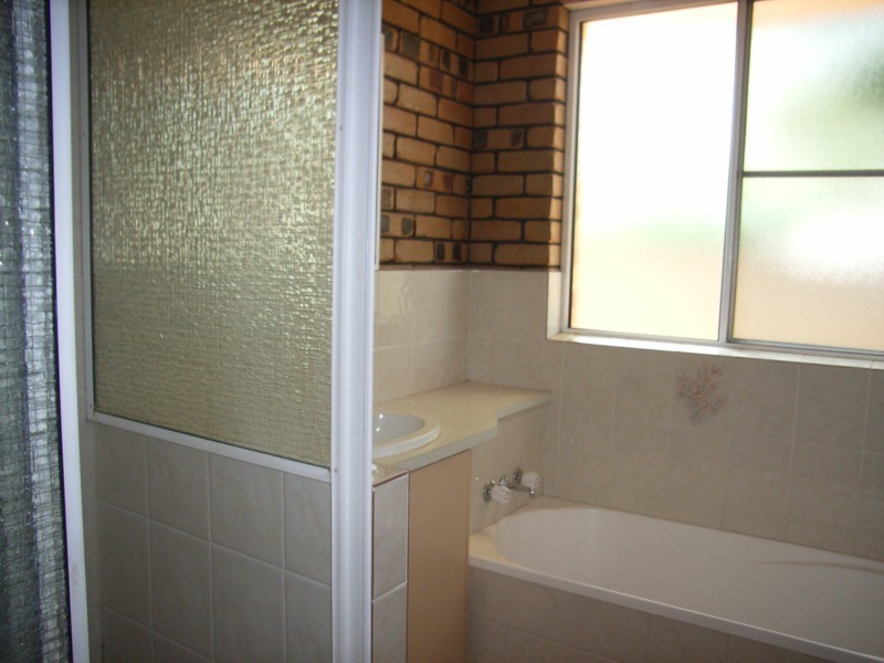 1/11 Beer Court, Kearneys Spring QLD 4350