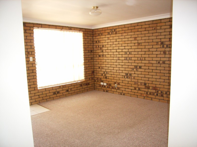 1/11 Beer Court, Kearneys Spring QLD 4350