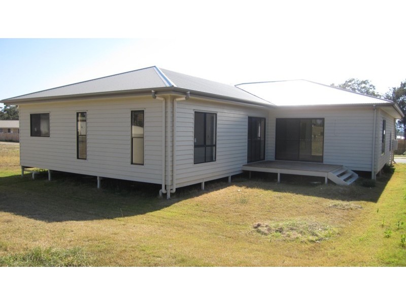 8 Carly Drive, Helidon QLD 4344