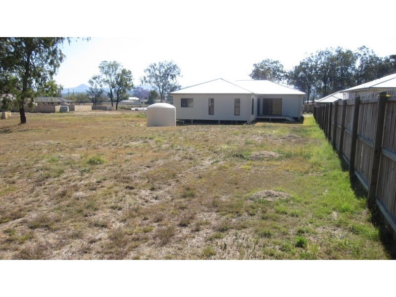 8 Carly Drive, Helidon QLD 4344