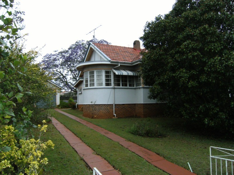 10 Burke Street, Rangeville QLD 4350