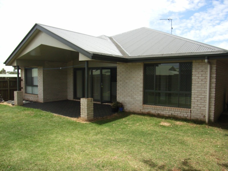 13 Nash Drive, Glenvale QLD 4350