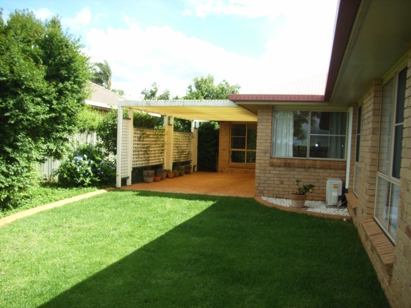 13 Shamrock Court, Middle Ridge QLD 4350