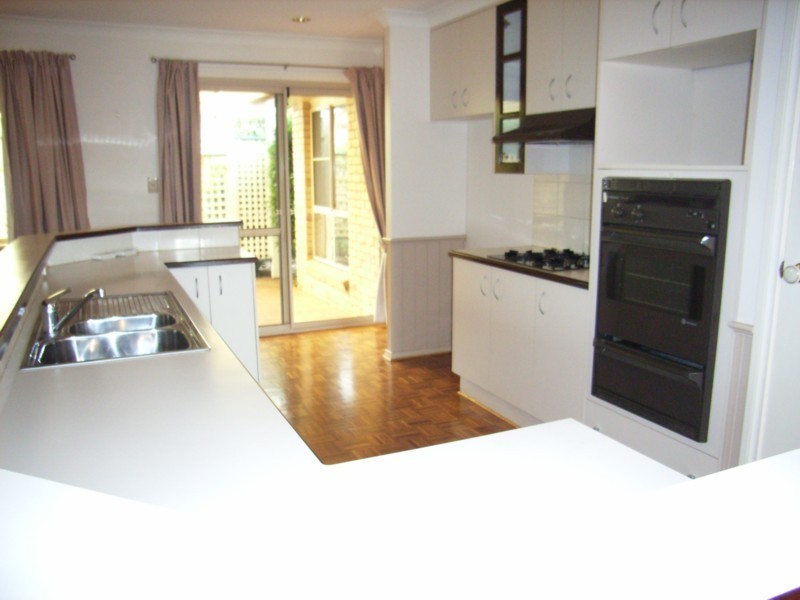 13 Shamrock Court, Middle Ridge QLD 4350