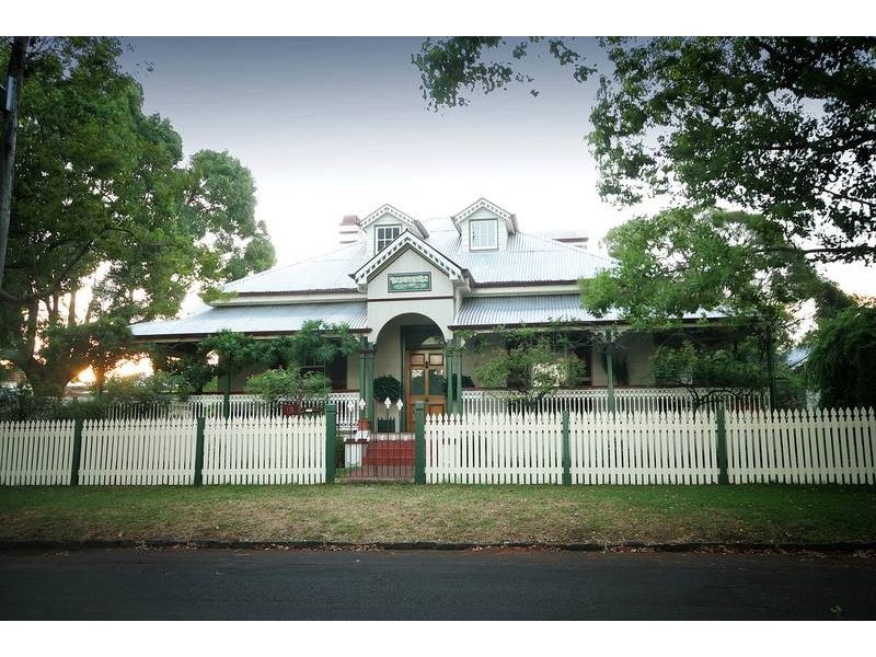 15 Boulton Terrace, Toowoomba QLD 4350