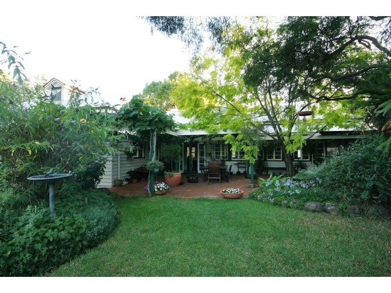15 Boulton Terrace, Toowoomba QLD 4350
