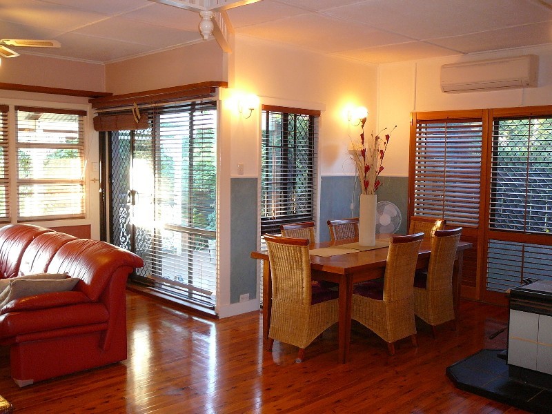 20 Mary Street, Mount Lofty QLD 4350