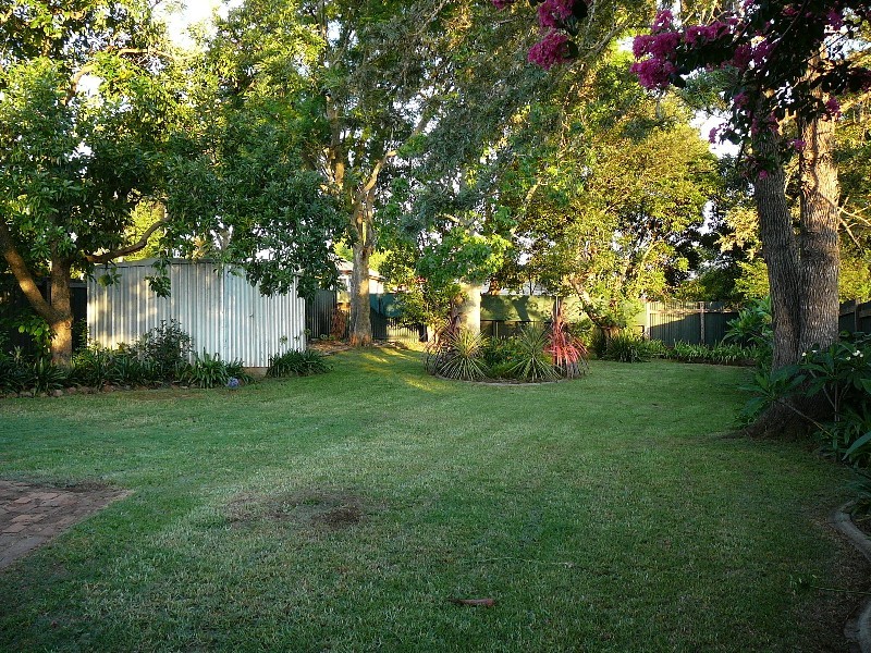20 Mary Street, Mount Lofty QLD 4350