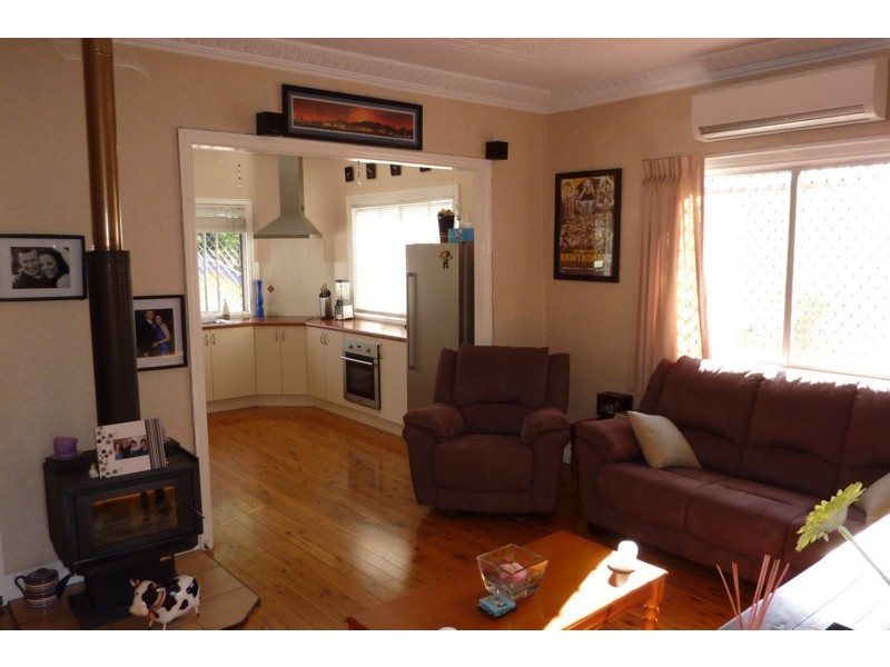 20 Rhyde Street, Mount Lofty QLD 4350