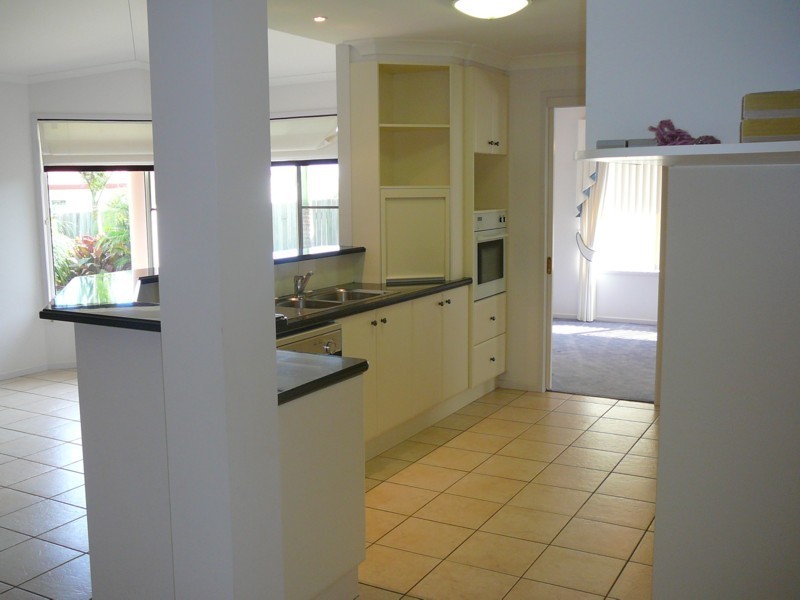 373 Mackenzie Street, Middle Ridge QLD 4350