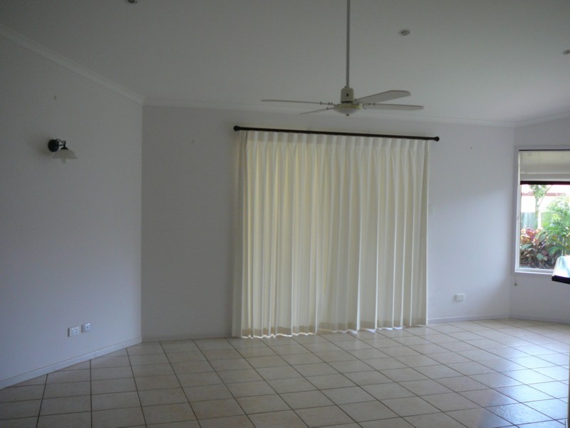 373 Mackenzie Street, Middle Ridge QLD 4350