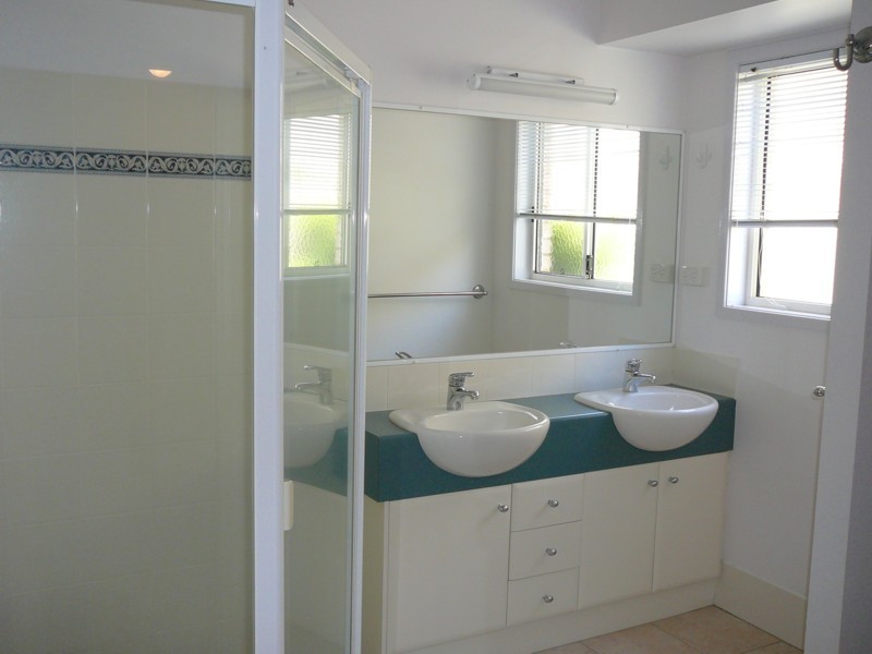 373 Mackenzie Street, Middle Ridge QLD 4350