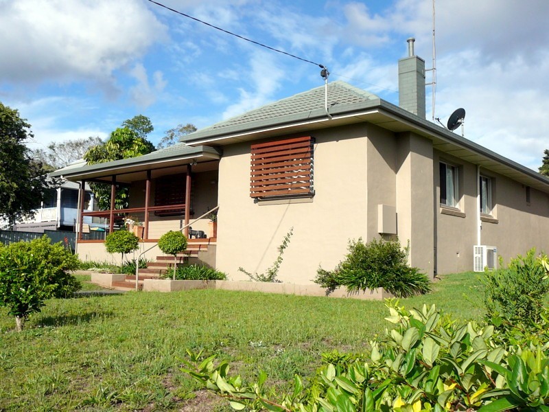 18 Mary Street, Mount Lofty QLD 4350