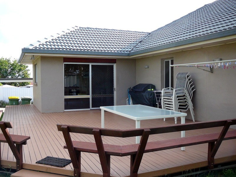 18 Mary Street, Mount Lofty QLD 4350