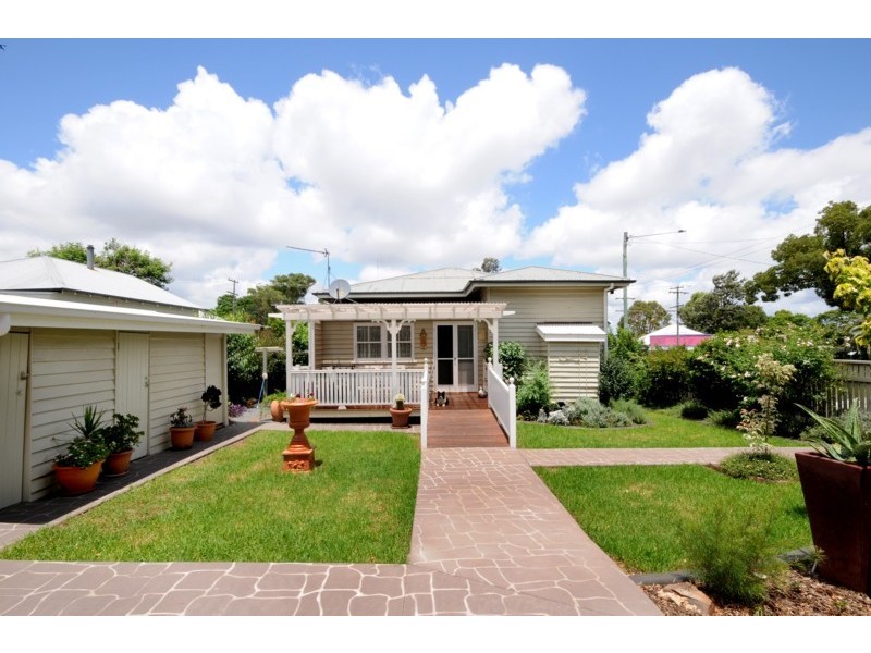 157 Bridge Street, North Toowoomba QLD 4350