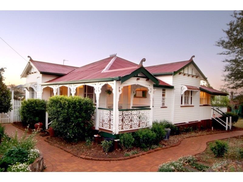 255 Geddes Street, Centenary Heights QLD 4350