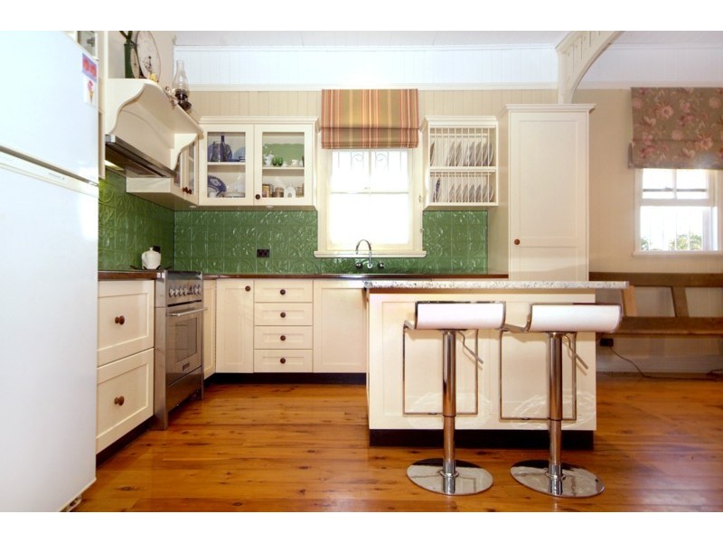 255 Geddes Street, Centenary Heights QLD 4350