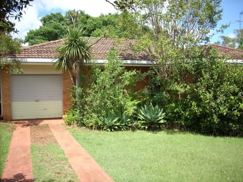 8 Weller Street, Rangeville QLD 4350