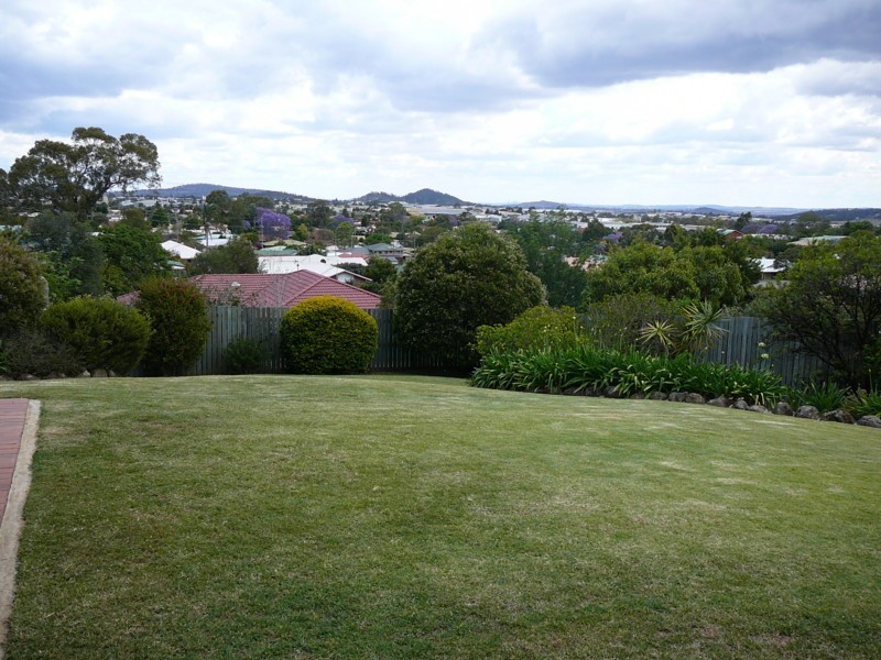 12 Mirage Court, Wilsonton QLD 4350