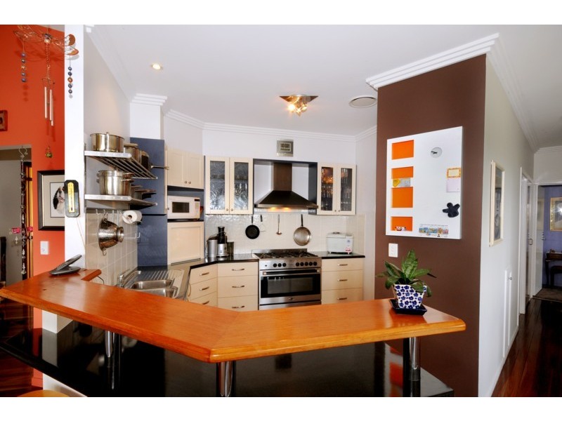 22 Rangeview Road, Blue Mountain Heights QLD 4350